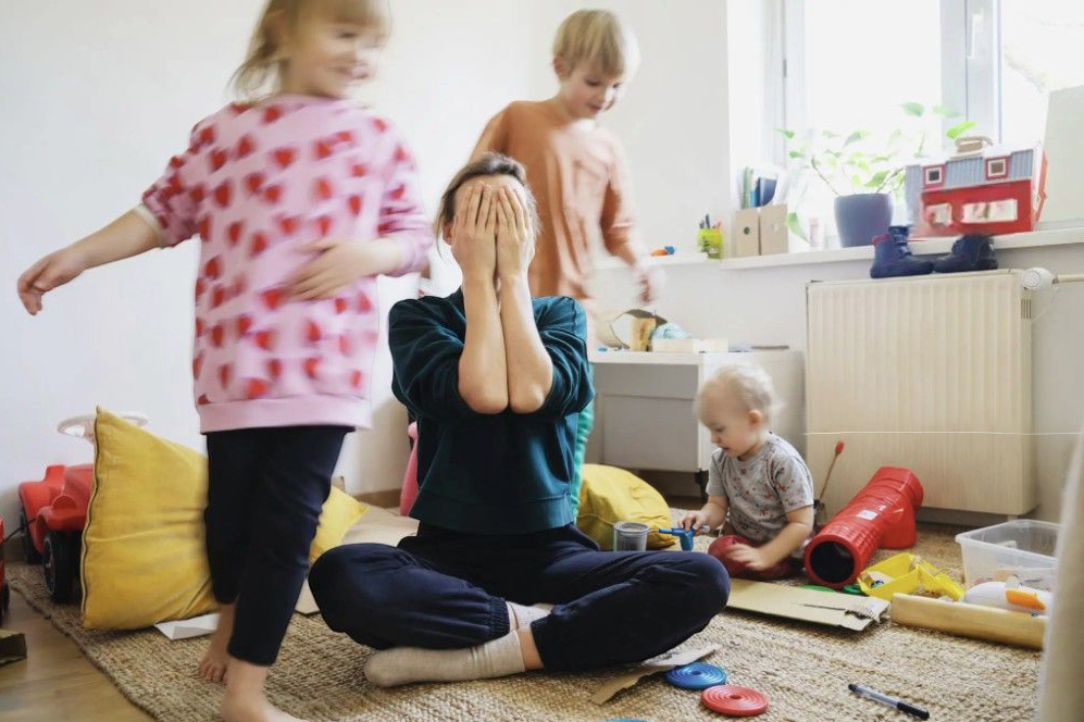 崩溃的母亲 2025-11-11 154211 崩溃的母亲 2025-11-11 154211